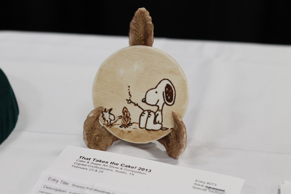 Peanuts cake accessory 